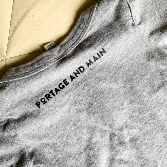 Portage & Main 🇨🇦 • Bodysuit - Picture 5 of 5